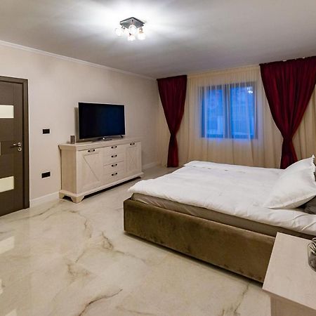 Moky Rezident Appartement Arad Buitenkant foto