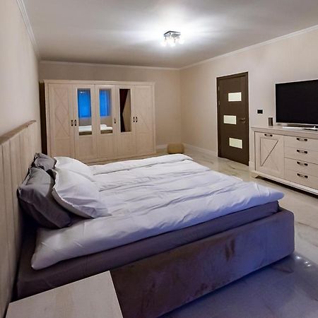 Moky Rezident Appartement Arad Buitenkant foto