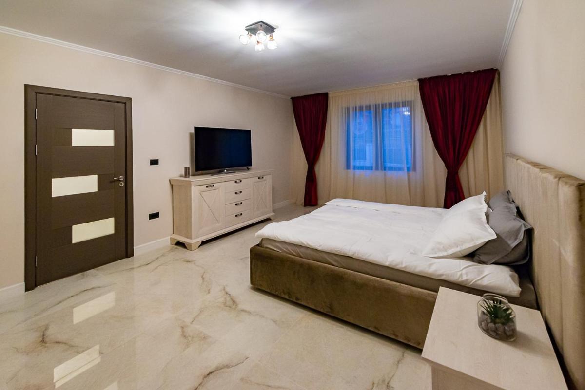 Moky Rezident Appartement Arad Buitenkant foto