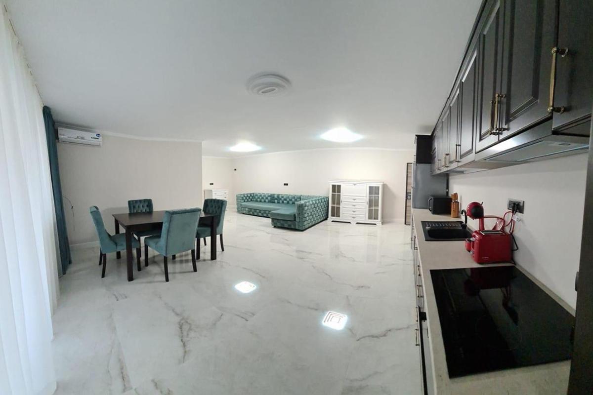 Moky Rezident Appartement Arad Buitenkant foto