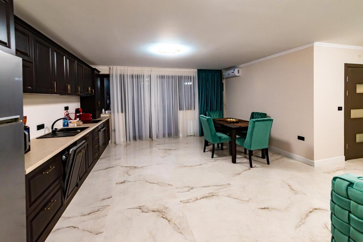 Moky Rezident Appartement Arad Buitenkant foto