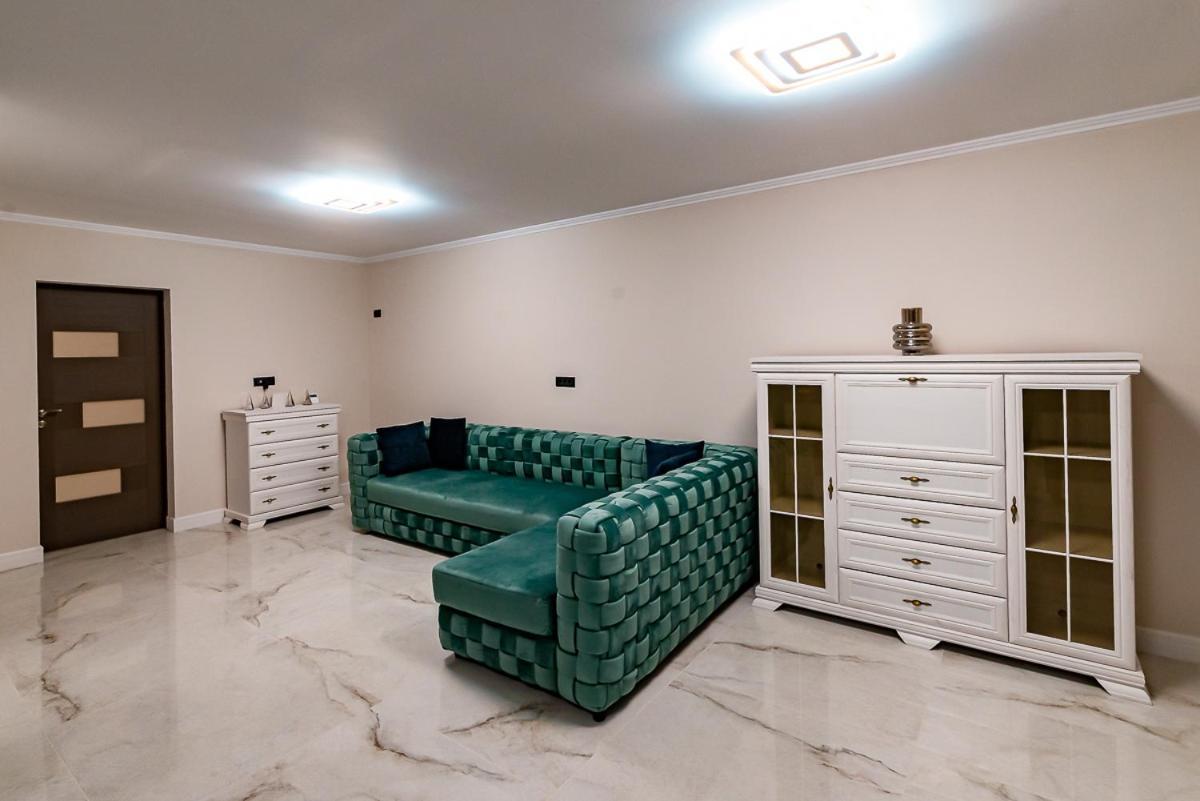 Moky Rezident Appartement Arad Buitenkant foto