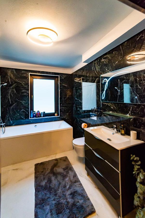 Moky Rezident Appartement Arad Buitenkant foto