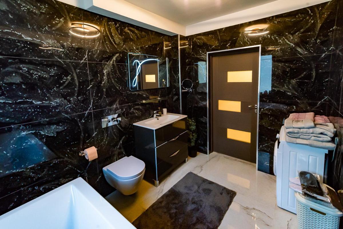 Moky Rezident Appartement Arad Buitenkant foto