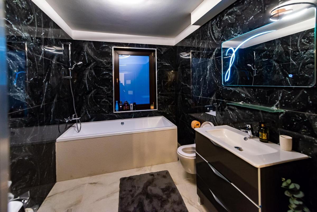 Moky Rezident Appartement Arad Buitenkant foto