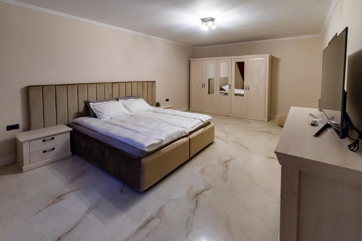 Moky Rezident Appartement Arad Buitenkant foto