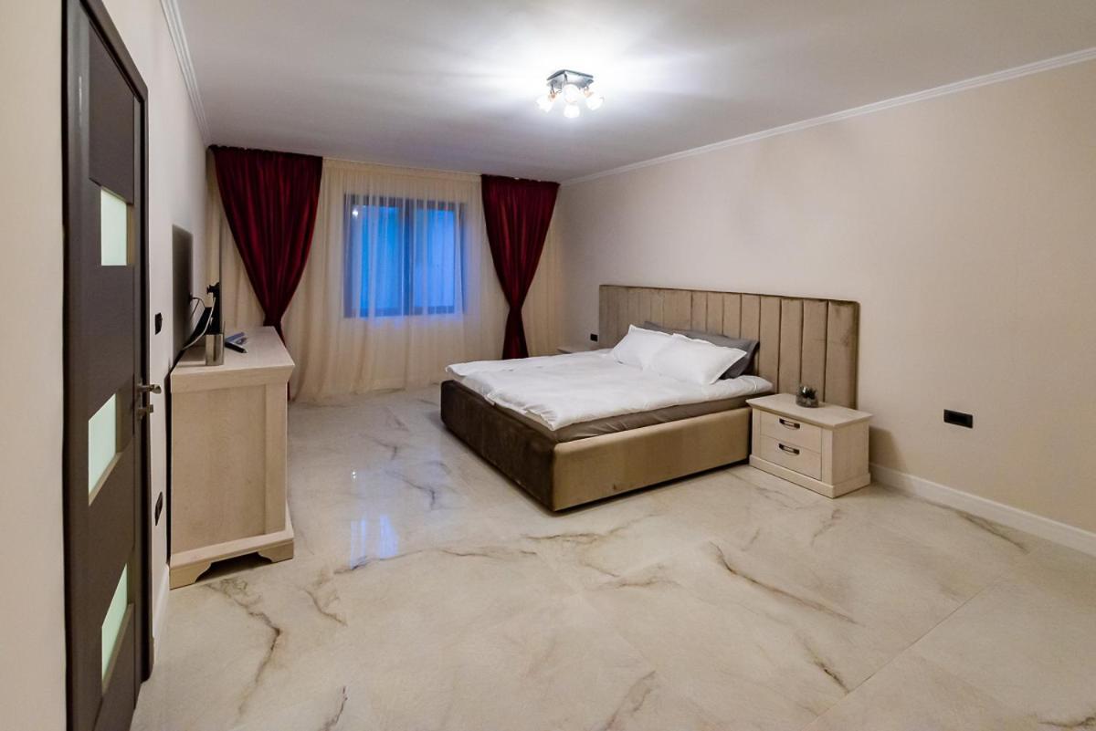 Moky Rezident Appartement Arad Buitenkant foto