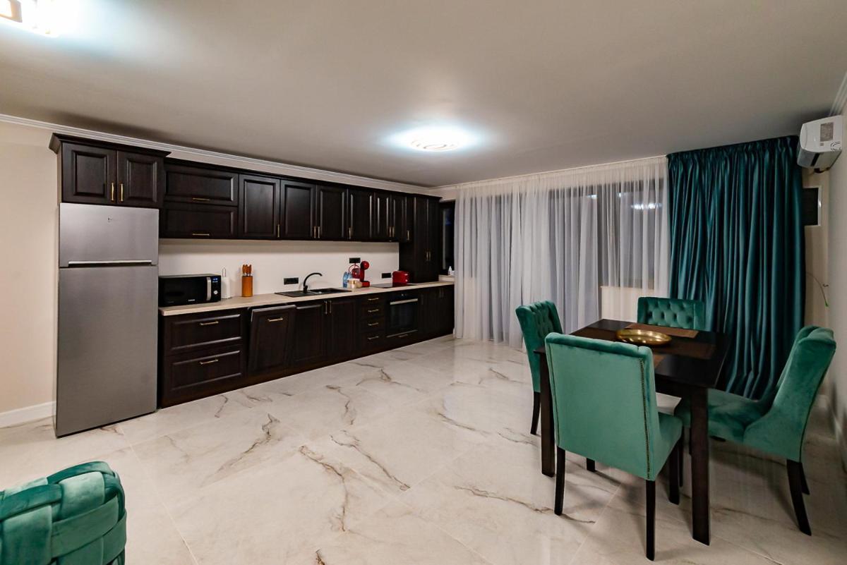 Moky Rezident Appartement Arad Buitenkant foto