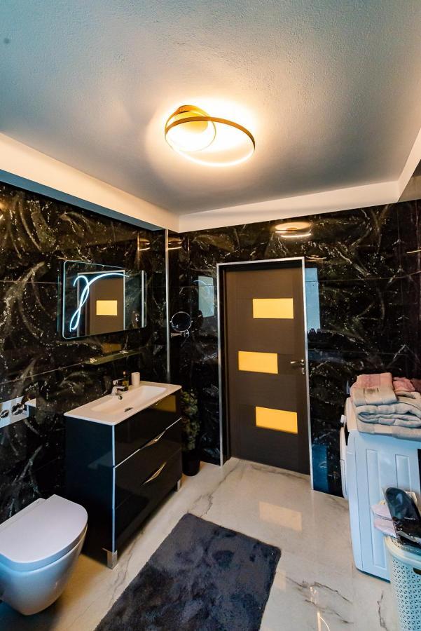 Moky Rezident Appartement Arad Buitenkant foto